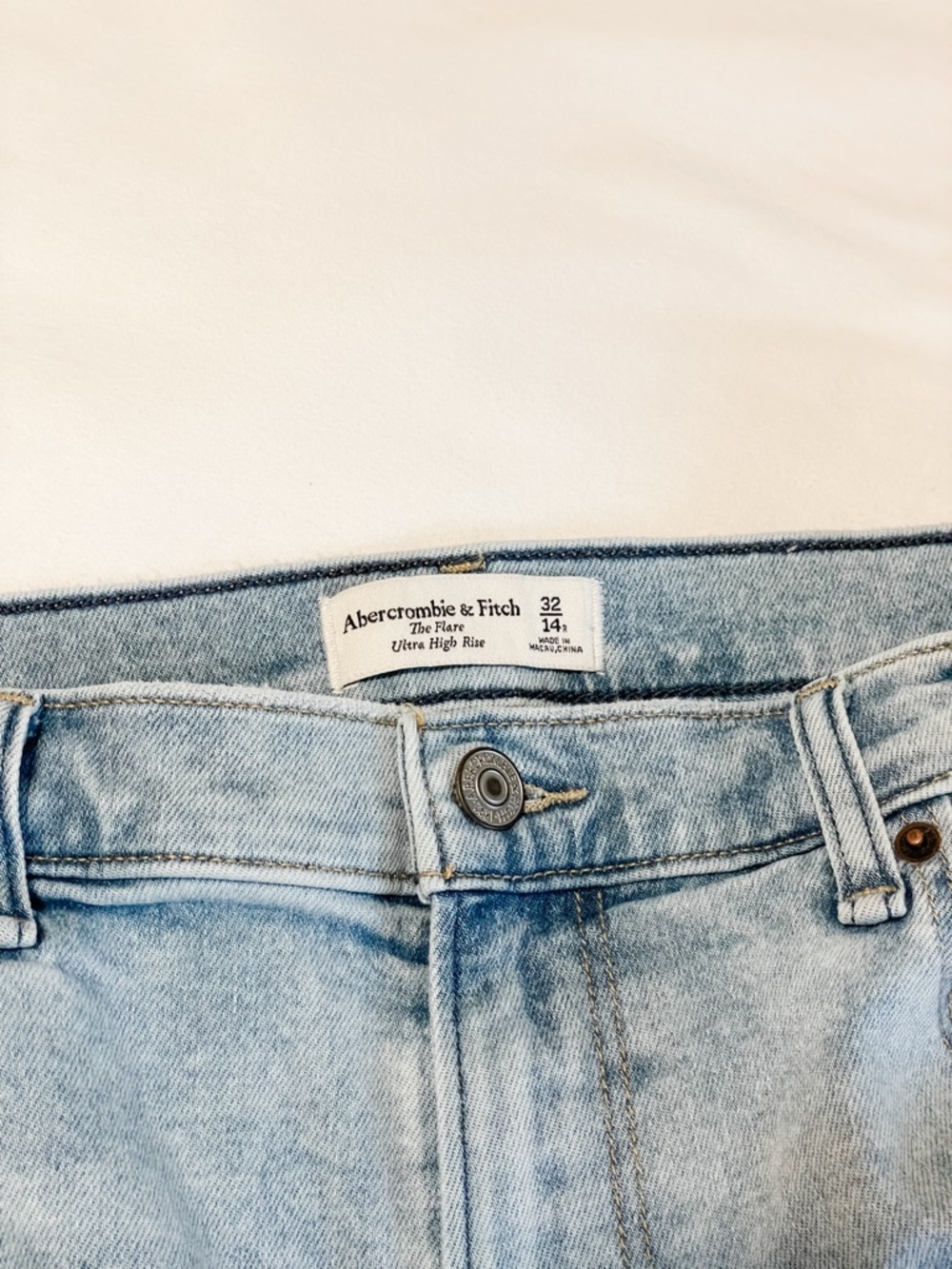 Abercrombie The Flare Ultra High Rise Jeans - Picture 6 of 6